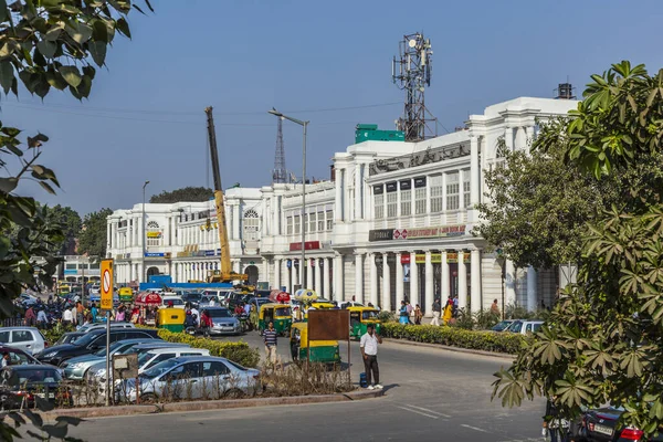 People at Connaught Place. It is one of the largest financial, c — Stock Photo, Image