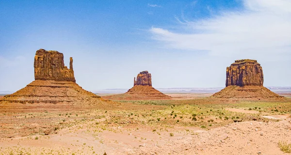 Fäustlinge und Quecksilberbutt sind gigantische Sandsteinformationen in Mon — Stockfoto