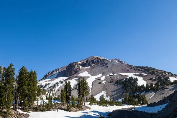 国立公園のラッセン山の雪 — ストック写真