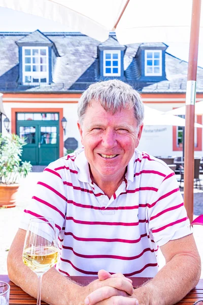 Happy Mature Man Sitting Beergarden Enjoys Life — Stock Photo, Image