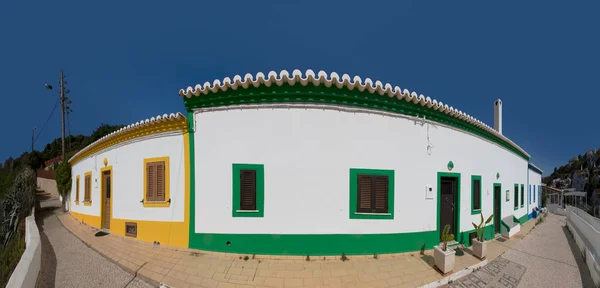 Casa Típica Portuguesa Região Algarve Com Paredes Brancas Enquadramento Colorido — Fotografia de Stock