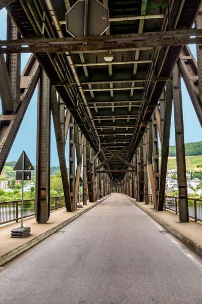 Παλιά Σιδερένια Γέφυρα Εκτείνεται Ποτάμι Moselle Γέφυρα Ονομάζεται Cannon Γέφυρα — Φωτογραφία Αρχείου