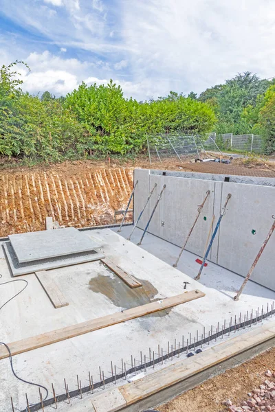 Bodega Sitio Construcción Con Hormigón Impermeable Llamado Construcción Bodega Blanca —  Fotos de Stock