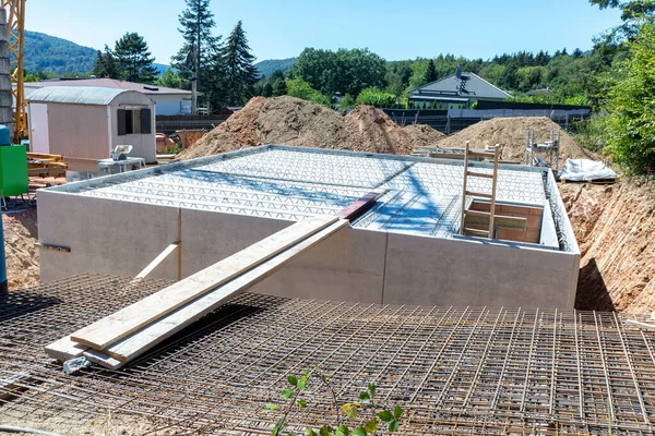 Sótano Hecho Paredes Hormigón Prefabricadas Como Construcción Impermeable Una Casa —  Fotos de Stock