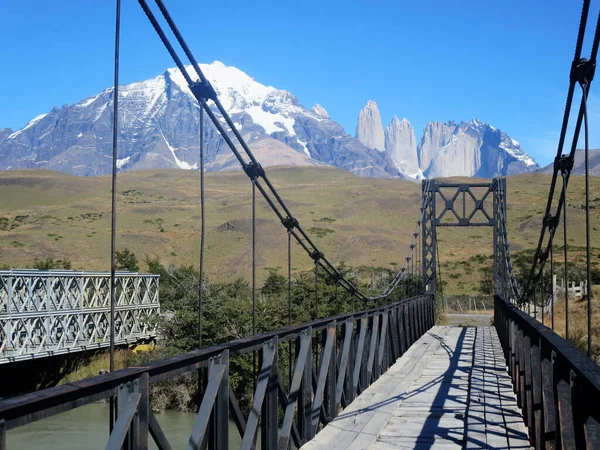 Παλιά Και Σκουριασμένη Γέφυρα Στην Παταγονία Στο Laguna Amarga Torres — Φωτογραφία Αρχείου