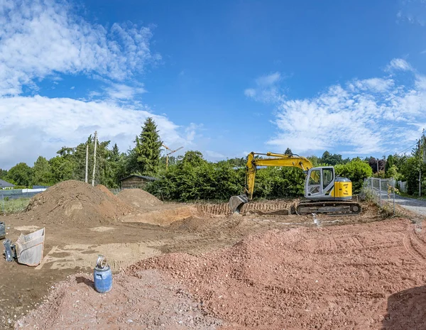 Nuovo Cantiere Zona Abitativa Con Escavatore Pozzo Costruzione — Foto Stock
