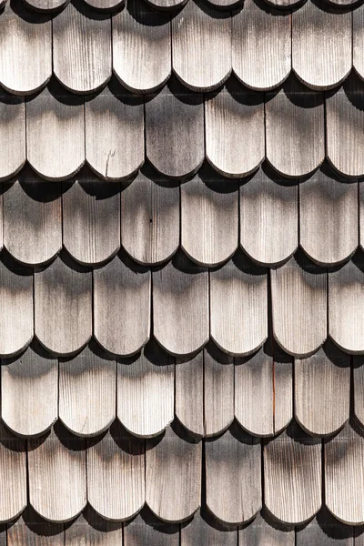 Patrón Tejas Madera Erosionadas Una Pared Casa — Foto de Stock