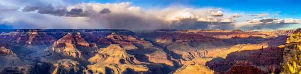 Vista Sul Grand Canyon Alla Luce Del Tardo Pomeriggio — Foto Stock