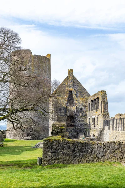 Vista Panorâmica Para Castelo Muenzenberg Sob Céu Azul — Fotografia de Stock