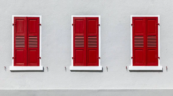 Detail Van Rode Sluiter Bij Witte Wand — Stockfoto