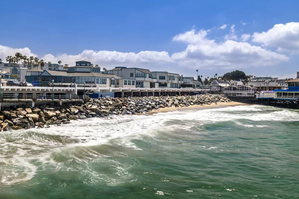 南カリフォルニアのレドンド ビーチ ボードウォークが並ぶレストラン 素敵なビーチ — ストック写真