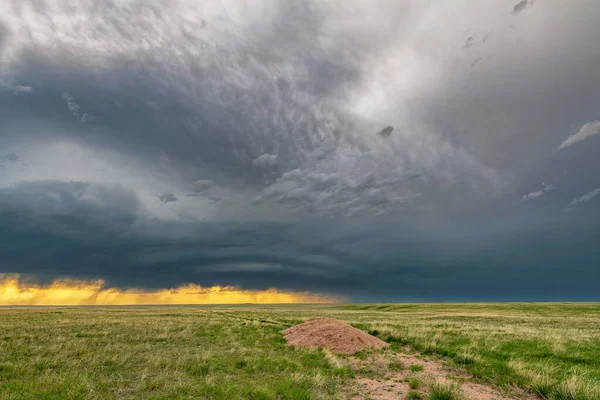 Panorama Masivní Mezocyklonové Meteorologické Superbuňky Která Předtornádovou Fází Prochází Travnatou — Stock fotografie