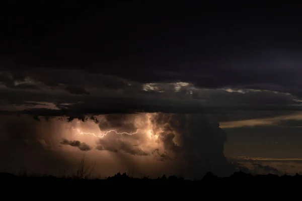 Great Plains Üzerinde Bir Yıldırım Fırtınası Gece Dramatik Bir Işık — Stok fotoğraf