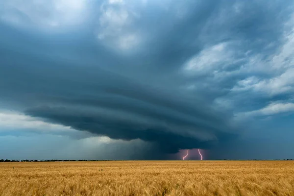 Eine Mesozyklon Wettersuperzelle Eine Vortornado Stufe Zieht Über Die Great — Stockfoto