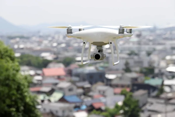 Drone Blanco Sobrevolando Ciudad Paisaje Urbano Kagawa Japón —  Fotos de Stock