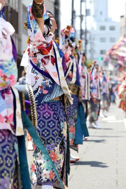 Kagawa, Japonya - 15 Temmuz 2018: Japon oyuncular ünlü Yosakoi Festivali, yıllık ücretsiz genel olay dans. Yosakoi Japon dans olay benzersiz bir tarzı.