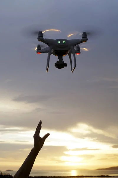Hand Catching Drone Aircraft Sunset Sky Background — Stock Photo, Image
