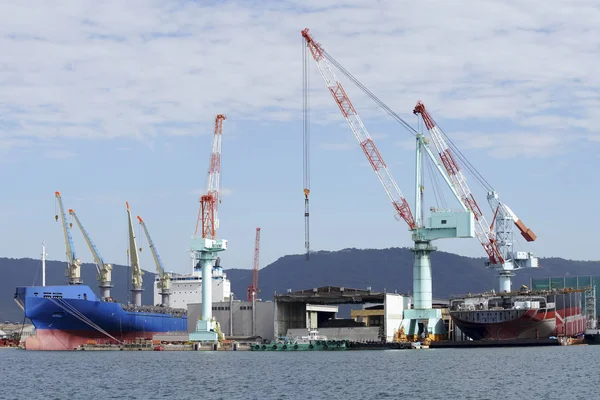 Novo Navio Construção Estaleiro Contra Céu Azul — Fotografia de Stock