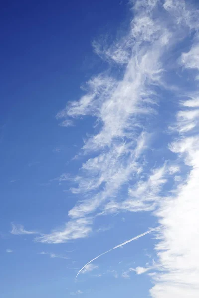 Jet Van Vliegtuig Blauwe Lucht Wolken — Stockfoto