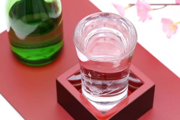 Scatola Legno Giapponese Masu Con Sake Isolato Sfondo Bianco — Foto Stock