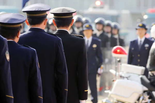 Japonští Policisté Stojí Řadě Pozornost — Stock fotografie