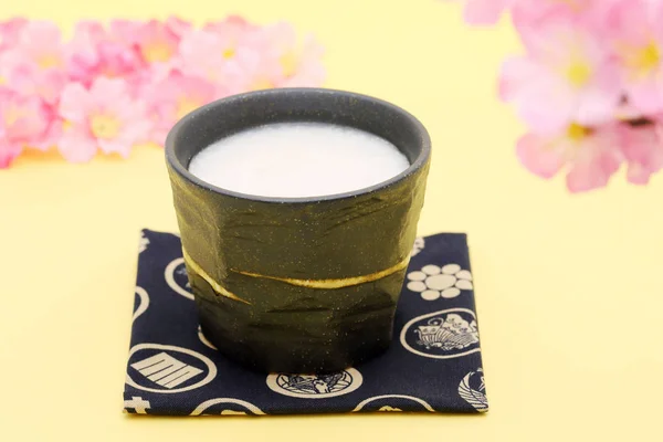 Trinken Von Japanischem Süßem Alkohol Aus Sake Hefe Amazake — Stockfoto