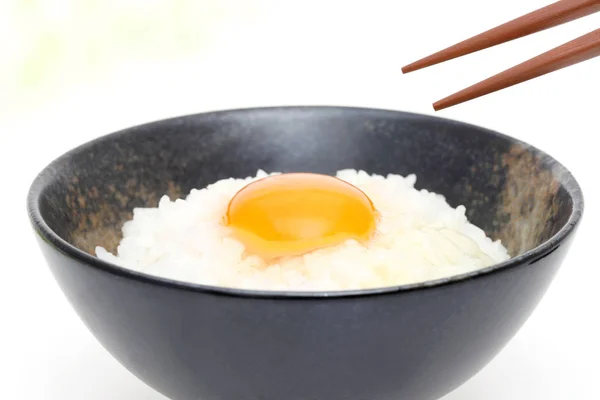Dekat Nasi Jepang Dengan Telur Mentah Tamago Kake Gohan — Stok Foto
