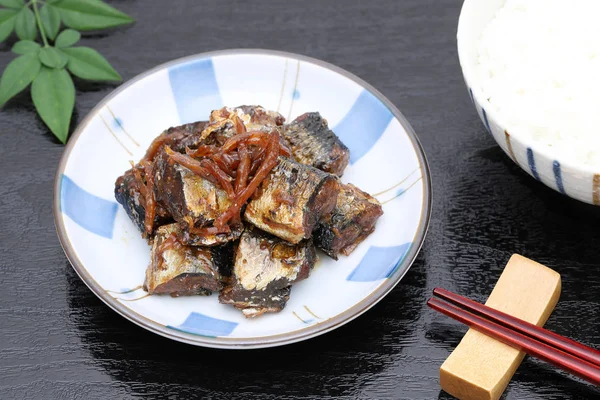 Japanisches Essen Tsukudani Von Hechtfischen Auf Schwarzem Hintergrund — Stockfoto