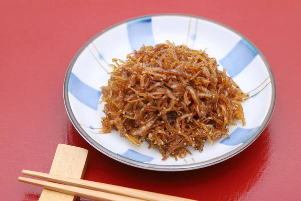 Cibo Giapponese Tsukudani Chirimen Jako Sfondo Rosso — Foto Stock