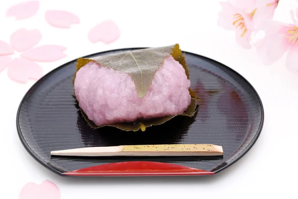Japon Şekerleme Sakura Mochi Tatlı Pirinç Kek Yapılmış — Stok fotoğraf