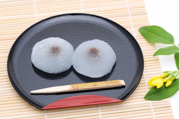 Beyaz Arka Planda Japon Geleneksel Şekerleme Daifuku Mochi Tatlılar — Stok fotoğraf