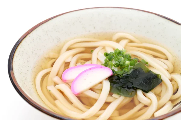 Japonské Nudle Kake Udon Keramickém Míse Bílém Pozadí — Stock fotografie
