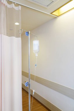 tuzlu çözüm damla hastanede hasta ve infüzyon pompası