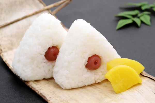 Onigiri Japán Étel Japán Rizs Labdát Rizs Háromszög Umeboshi — Stock Fotó