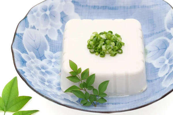 Japon Yemeği Japon Usulü Soya Peyniri Beyaz Arka Planda Bir — Stok fotoğraf