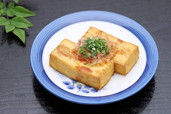 Cuisine Japonaise Cuisine Tofu Age Sur Fond Noir — Photo