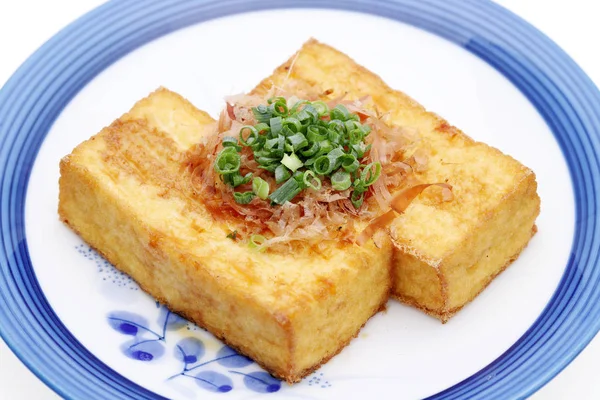Cuisine Japonaise Cuisine Tofu Age Sur Fond Blanc — Photo