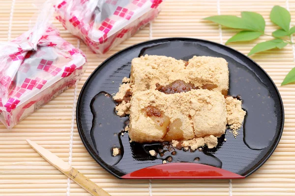 Confiserie Traditionnelle Japonaise Bonbons Mochi Shingen Sur Table Bambou — Photo