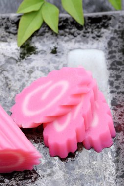 Japon gıda, Gri çanak Naruto kamaboko 