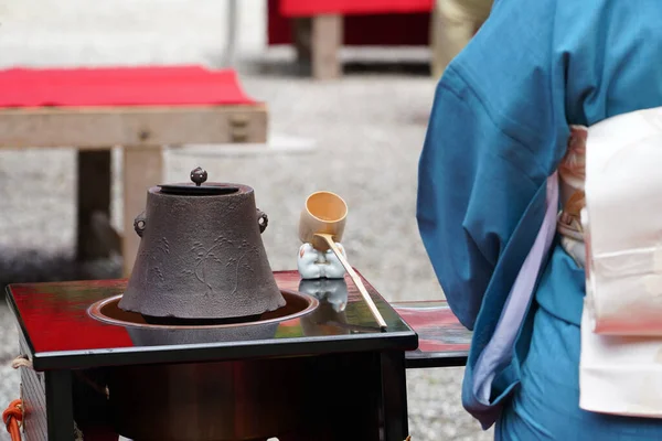 Mulheres Japonesas Quimono Tradicional Prepara Cerimônia Chá Jardim — Fotografia de Stock