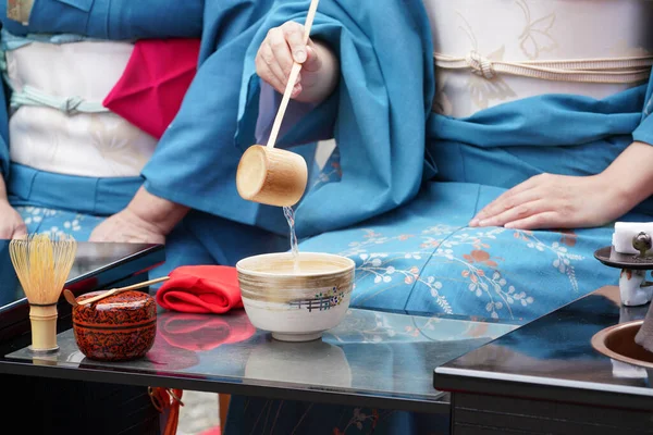 Mulheres Japonesas Quimono Tradicional Prepara Cerimônia Chá — Fotografia de Stock