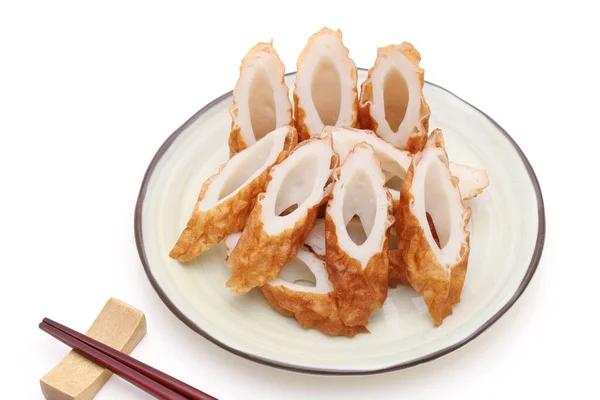 Comida Japonesa Chikuwa Kamaboko Sobre Fundo Branco — Fotografia de Stock