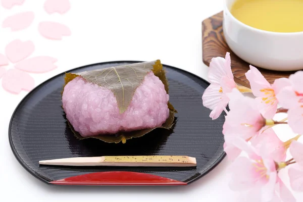 Japanische Süßwaren Sakura Mochi Süß Auf Weißem Hintergrund — Stockfoto