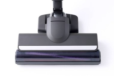 Beyaz arka planda modern elektrik süpürgesinin başı. Kapat..