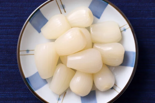 Rakkyo Japonés Cebolletas Escabeche Agridulces Plato —  Fotos de Stock