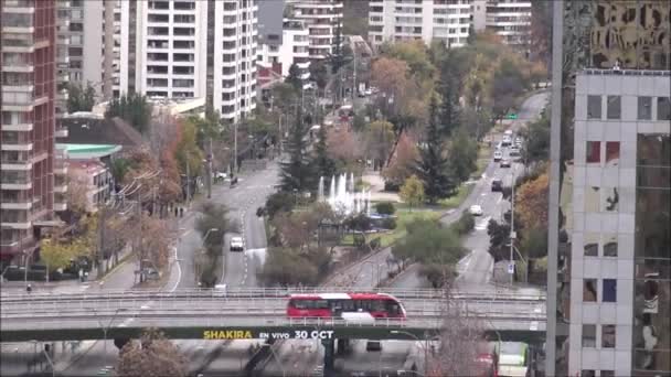 Landschaft Aus Gebirgsschnee Stadt Und Wolken Chile — Stockvideo