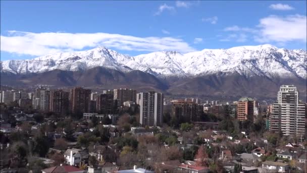 Landskap Berg Snö Staden Och Moln Santiago Chile — Stockvideo