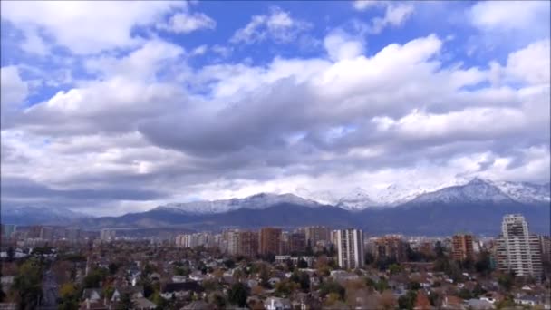 Paisaje Montaña Nieve Ciudad Nubes Santiago Chile — Vídeos de Stock