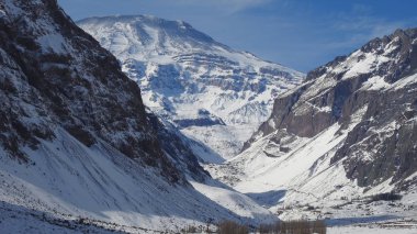Dağ kar ve Şili'deki doğa manzara
