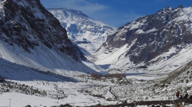 Dağ kar ve Şili'deki doğa manzara